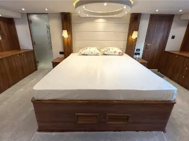 Omega 100 Feet Dubai Yacht Rental view 7