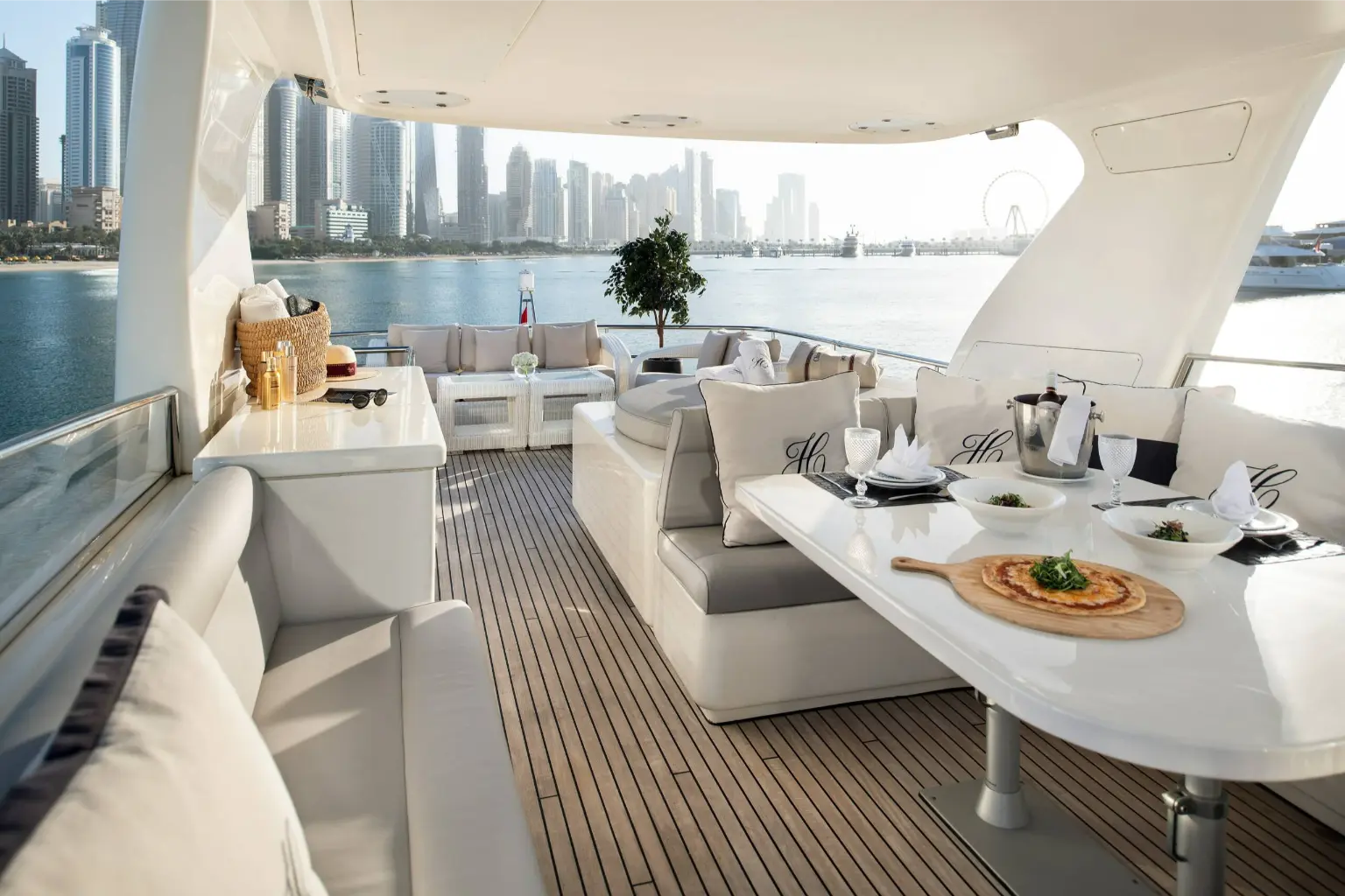 Heysea 90ft (Jacuzzi) Yacht Rental Dubai view 6