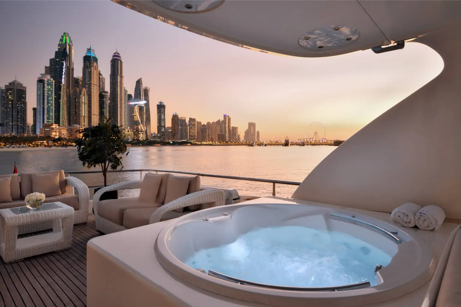 Heysea 90ft (Jacuzzi) Yacht Rental Dubai view 7