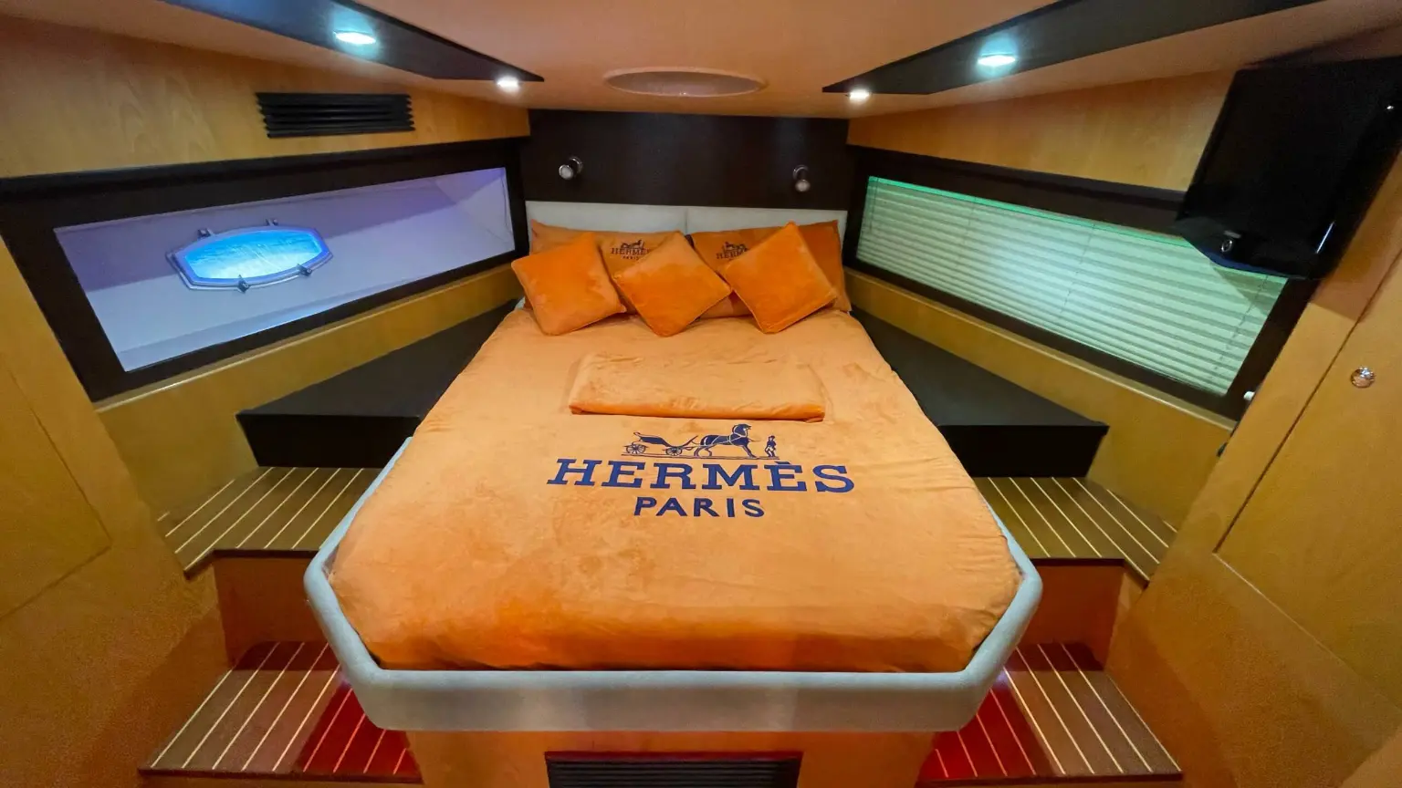 Oryx 50 Feet Dubai Yacht Rental view 6